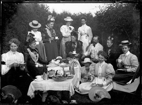 victorian-tea-party-victorian-era_large